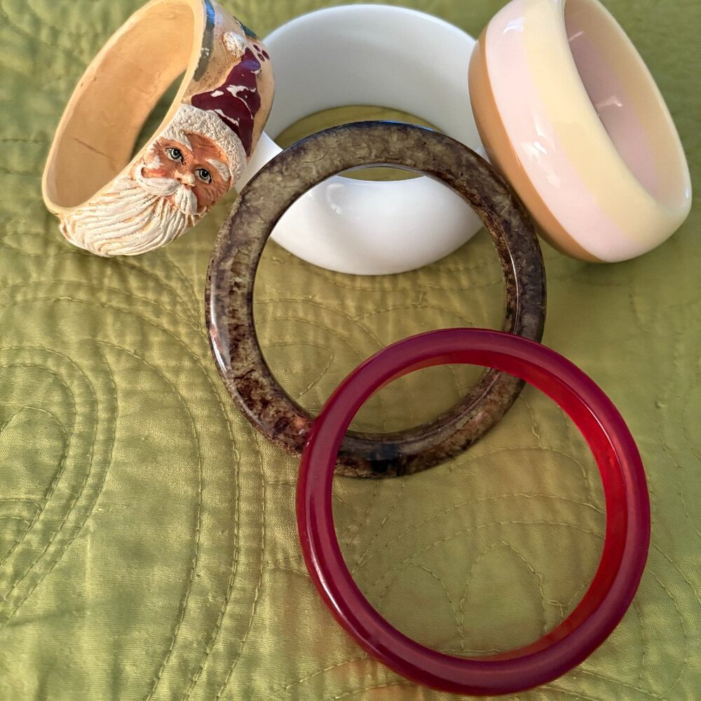 Bunch of Five Acrylic Bangles